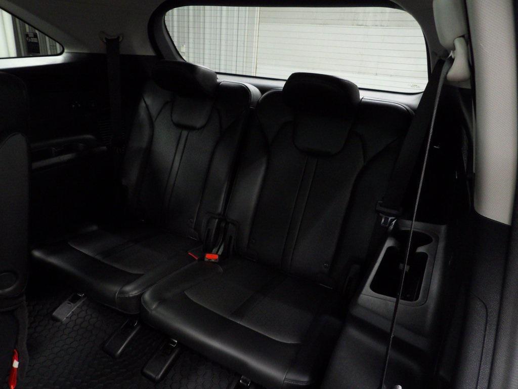 used 2022 Kia Sorento car, priced at $30,998