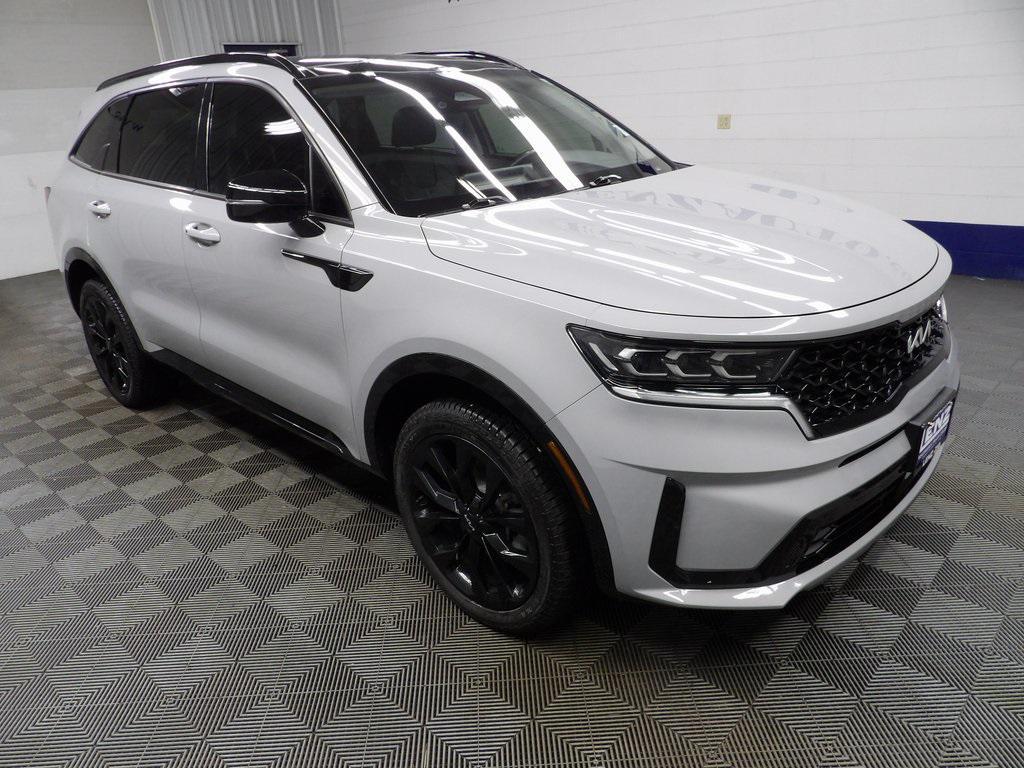 used 2022 Kia Sorento car, priced at $30,998
