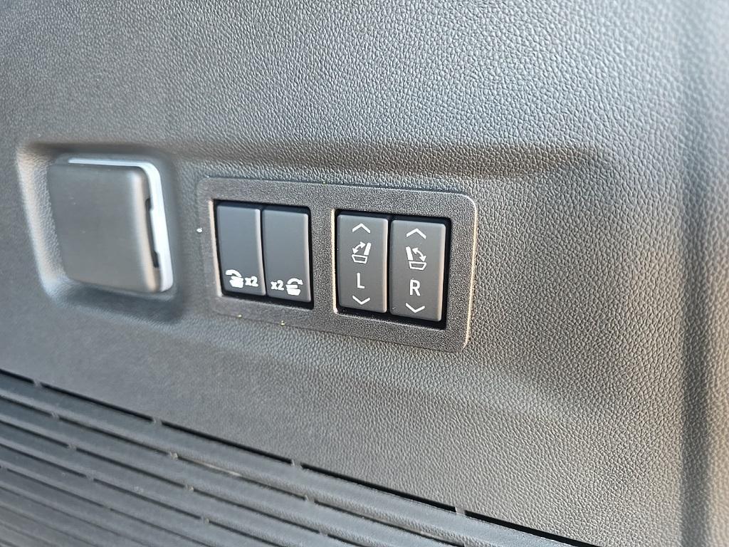 used 2025 Chevrolet Suburban car, priced at $87,997