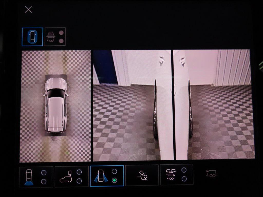 used 2025 GMC Yukon car, priced at $85,997