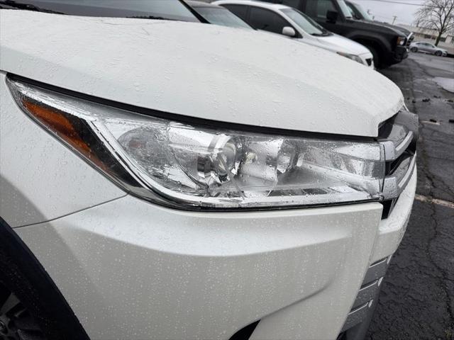 used 2019 Toyota Highlander car, priced at $27,500