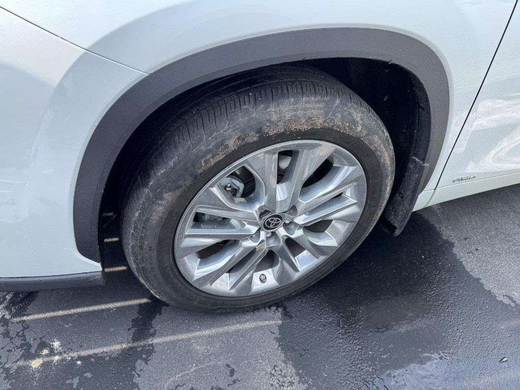 used 2023 Toyota Highlander Hybrid car, priced at $44,988
