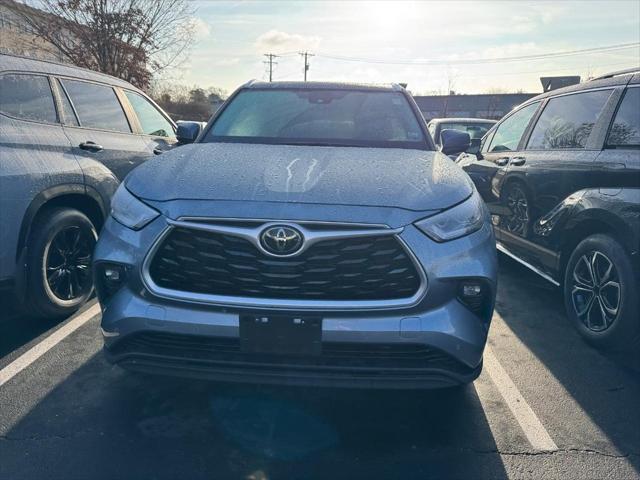 used 2020 Toyota Highlander car, priced at $34,500