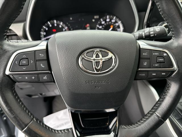 used 2021 Toyota Highlander car, priced at $32,500