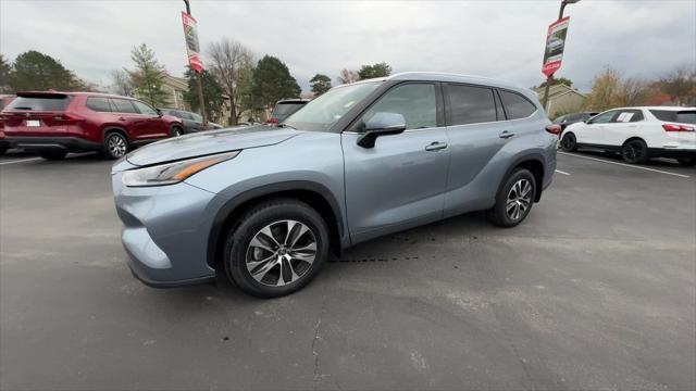 used 2021 Toyota Highlander car, priced at $32,500