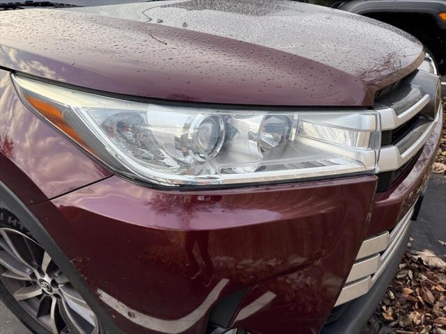 used 2018 Toyota Highlander car, priced at $26,500