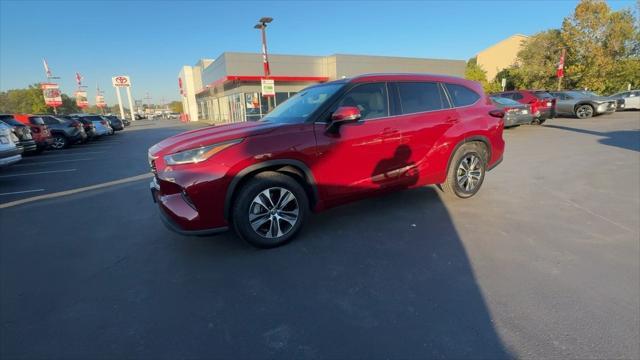 used 2021 Toyota Highlander car, priced at $28,500