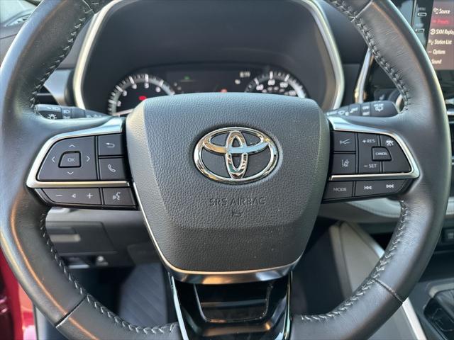 used 2021 Toyota Highlander car, priced at $28,500