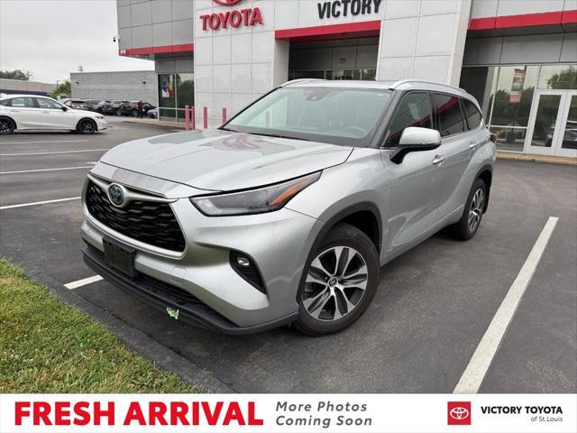 used 2022 Toyota Highlander Hybrid car, priced at $41,500