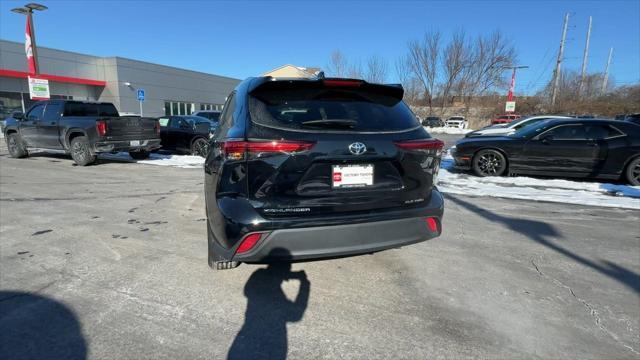 used 2022 Toyota Highlander car, priced at $41,500