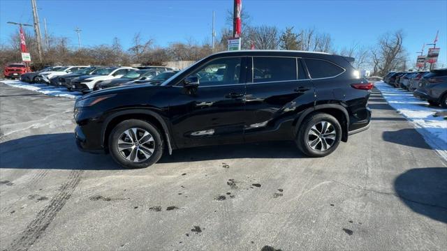 used 2022 Toyota Highlander car, priced at $41,500