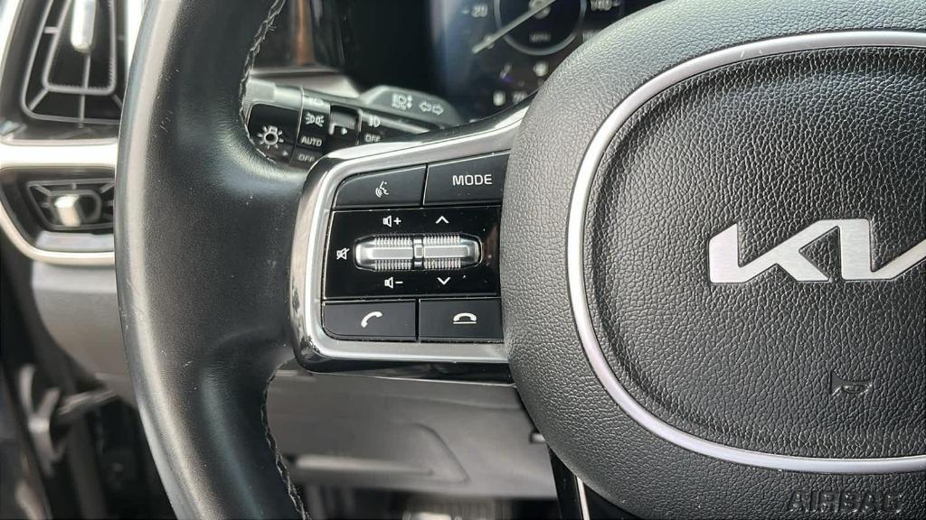 used 2023 Kia Sorento car, priced at $35,464