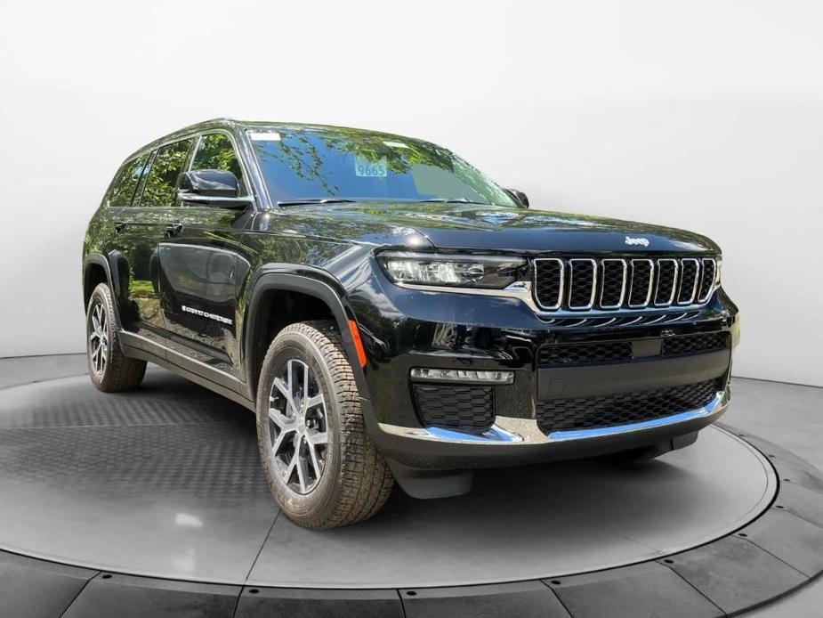 new 2024 Jeep Grand Cherokee L car, priced at $48,555