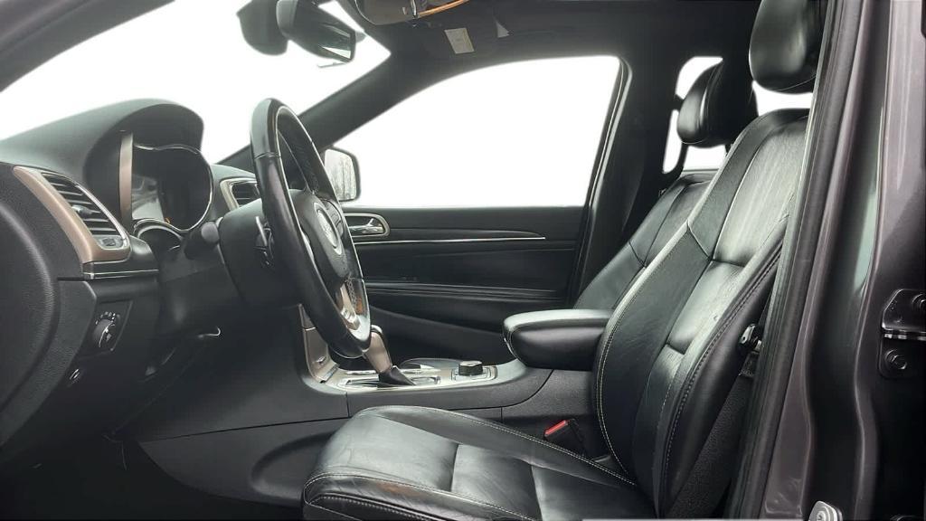 used 2016 Jeep Grand Cherokee car, priced at $12,484