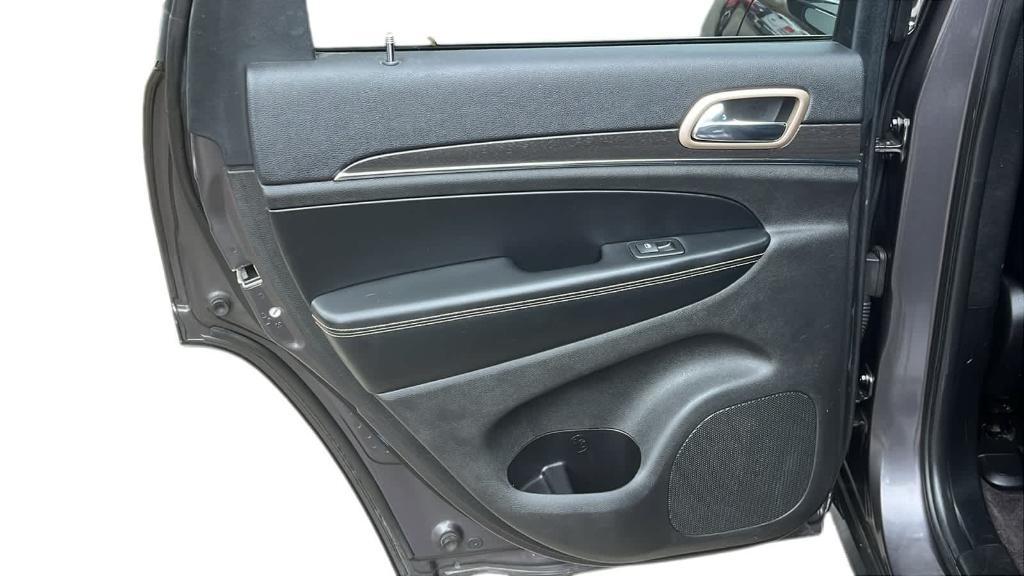 used 2016 Jeep Grand Cherokee car, priced at $12,484