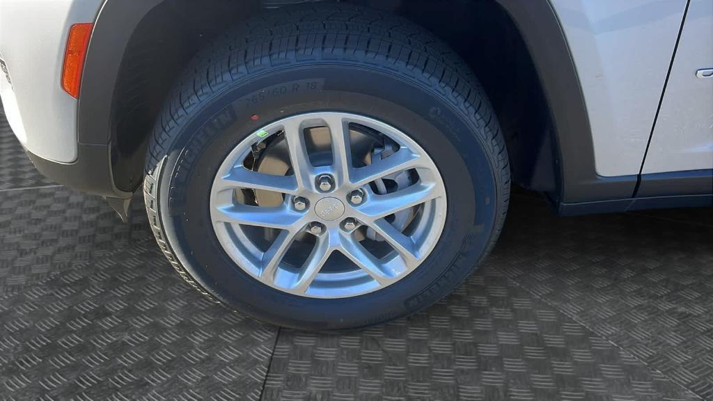 new 2025 Jeep Grand Cherokee car, priced at $42,375