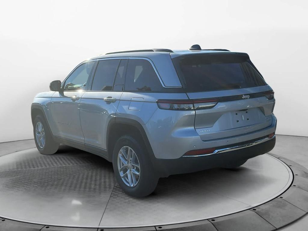 new 2025 Jeep Grand Cherokee car, priced at $42,375