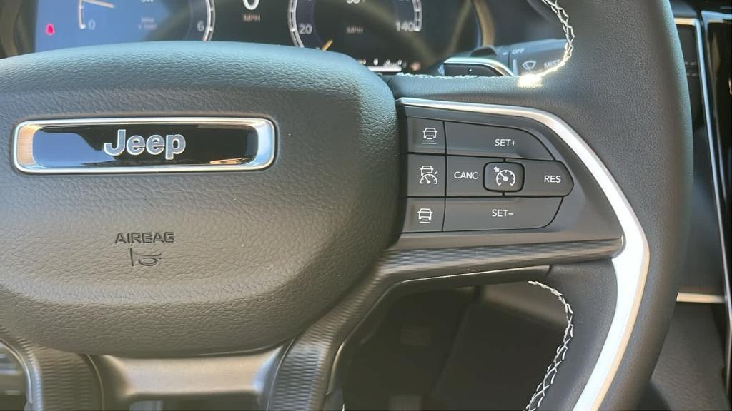 new 2025 Jeep Grand Cherokee car, priced at $42,375