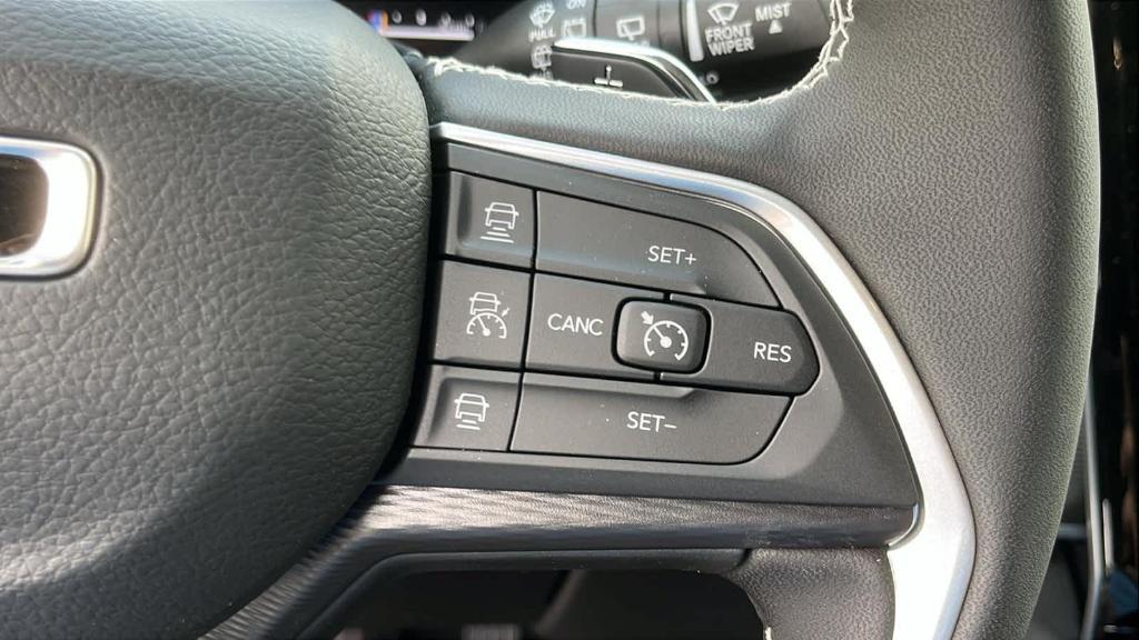 new 2025 Jeep Grand Cherokee car, priced at $43,845