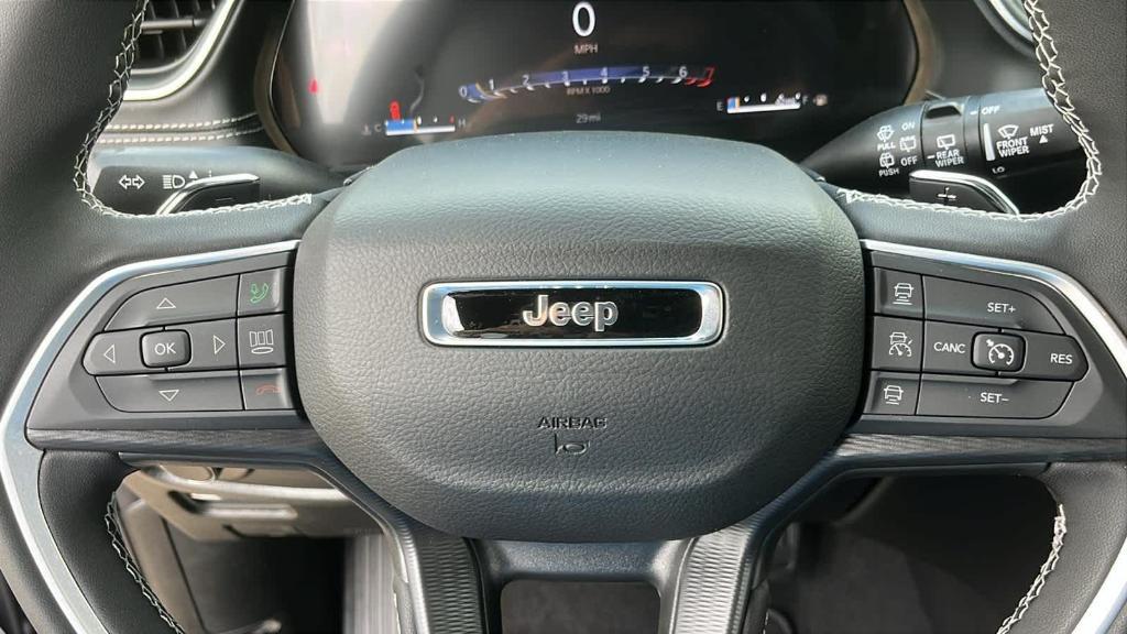 new 2025 Jeep Grand Cherokee car, priced at $43,845