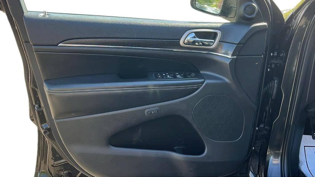 used 2015 Jeep Grand Cherokee car, priced at $9,892