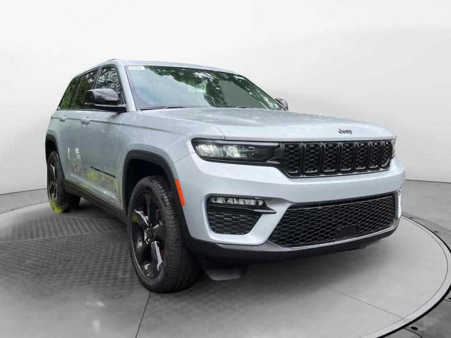 new 2024 Jeep Grand Cherokee car, priced at $48,235