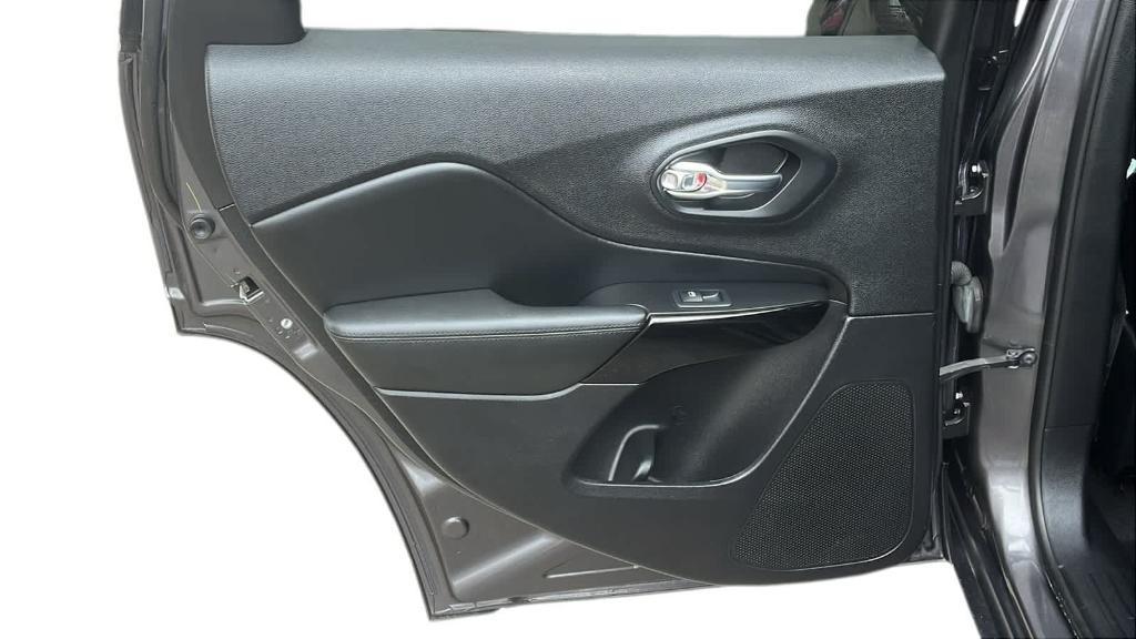 used 2019 Jeep Cherokee car, priced at $14,931