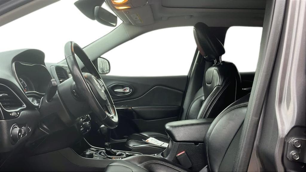 used 2019 Jeep Cherokee car, priced at $14,931