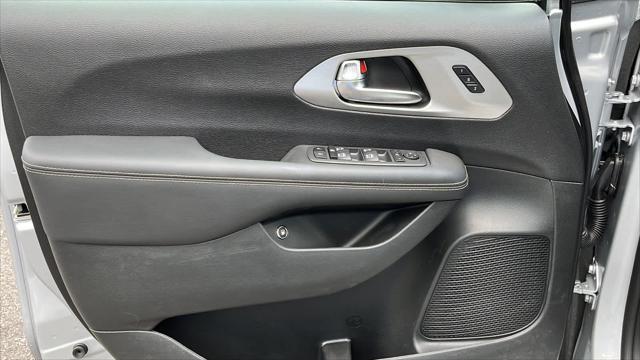 new 2023 Chrysler Pacifica Hybrid car, priced at $48,415