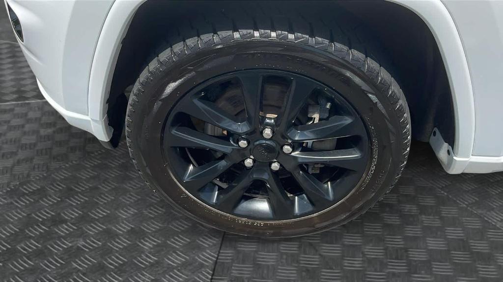 used 2021 Jeep Grand Cherokee car, priced at $23,713