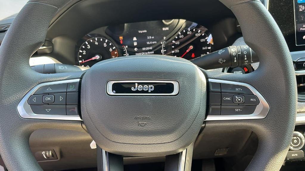 new 2025 Jeep Compass car, priced at $28,090