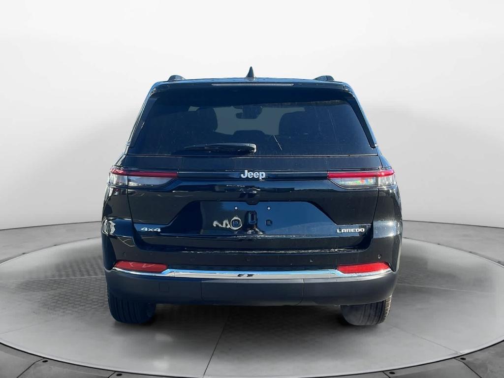 new 2025 Jeep Grand Cherokee car, priced at $44,170
