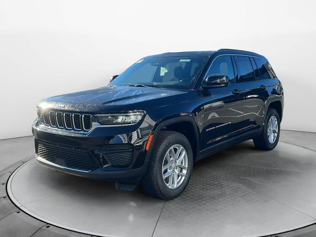 new 2025 Jeep Grand Cherokee car, priced at $44,170