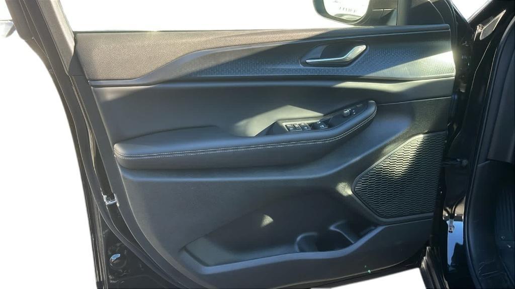 new 2025 Jeep Grand Cherokee car, priced at $44,170