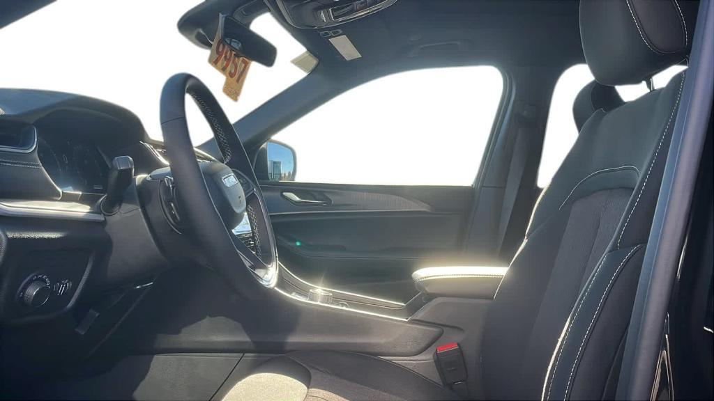 new 2025 Jeep Grand Cherokee car, priced at $44,170