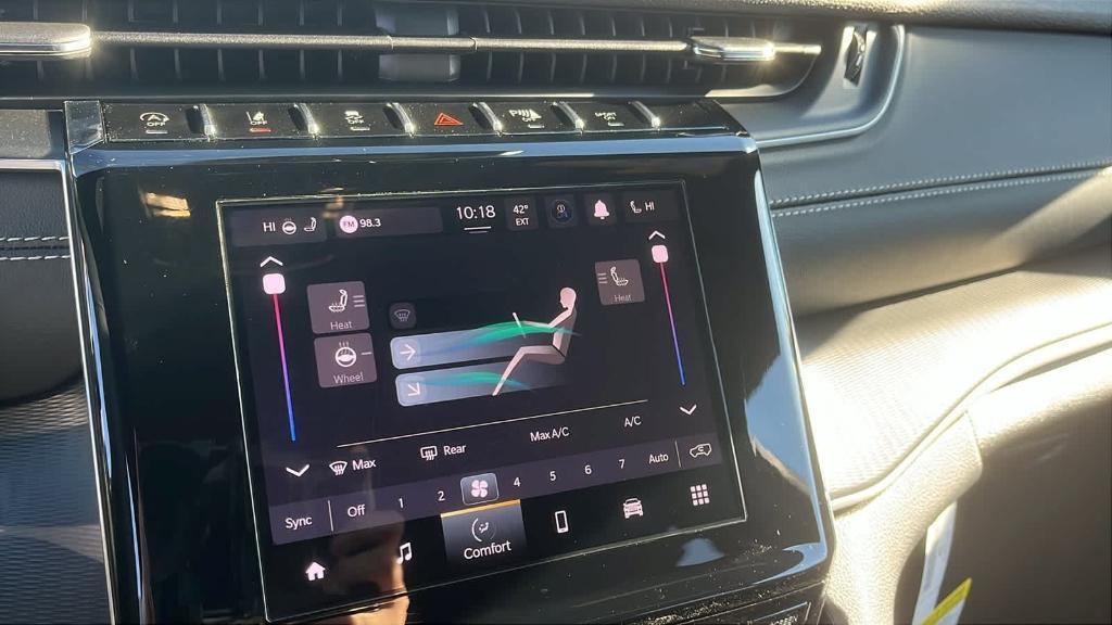 new 2025 Jeep Grand Cherokee car, priced at $44,170