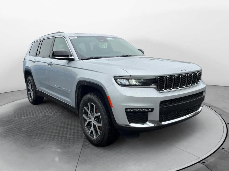 new 2024 Jeep Grand Cherokee L car, priced at $48,555