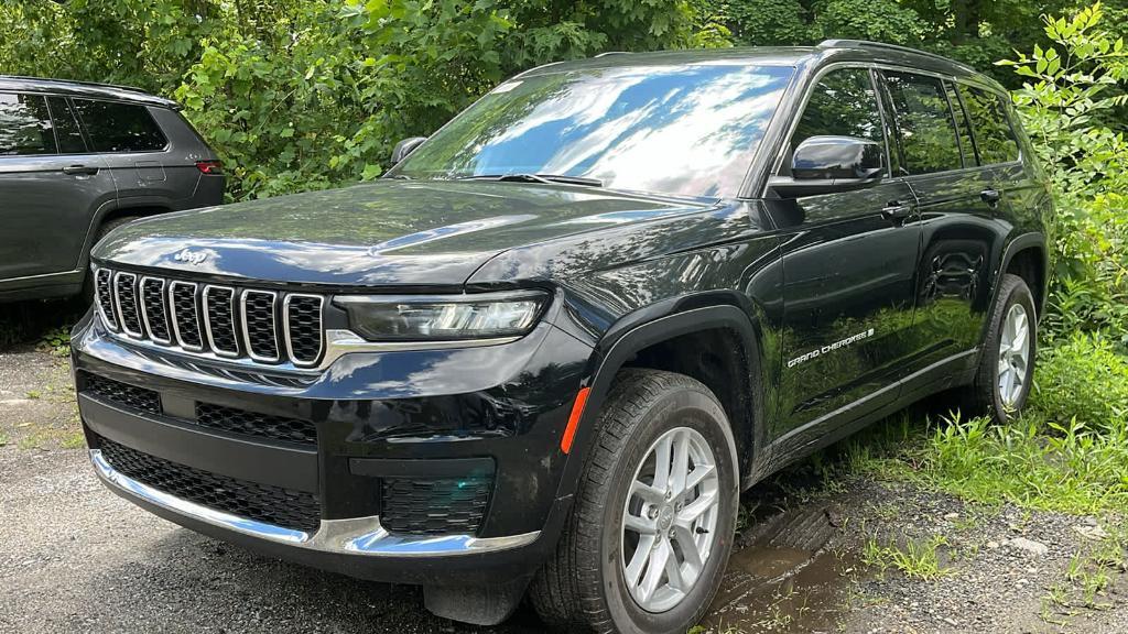 new 2024 Jeep Grand Cherokee L car, priced at $40,235