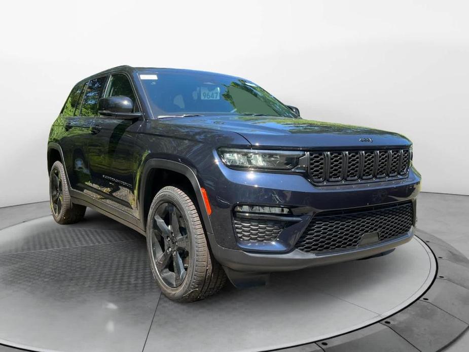 new 2024 Jeep Grand Cherokee car, priced at $48,235