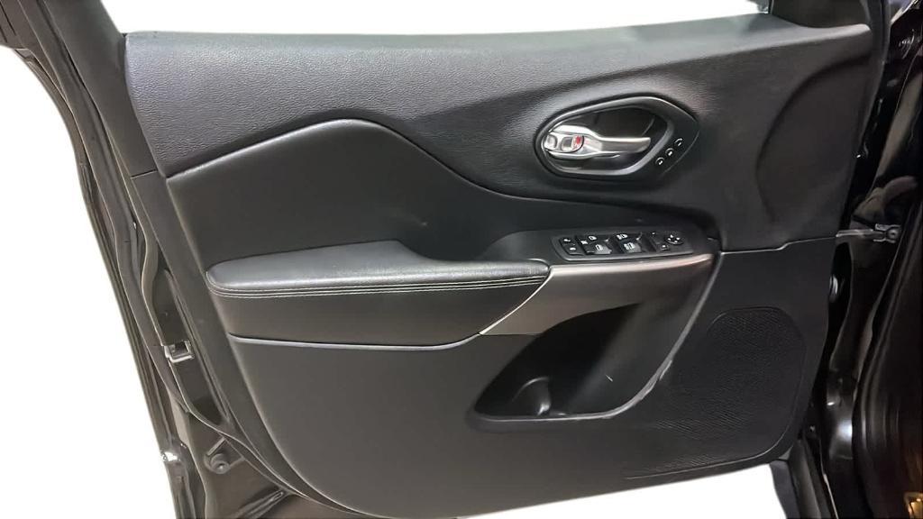 used 2019 Jeep Cherokee car, priced at $16,998