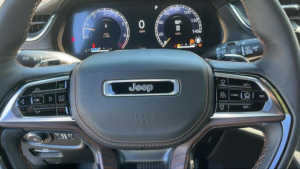 new 2025 Jeep Grand Cherokee car, priced at $67,275
