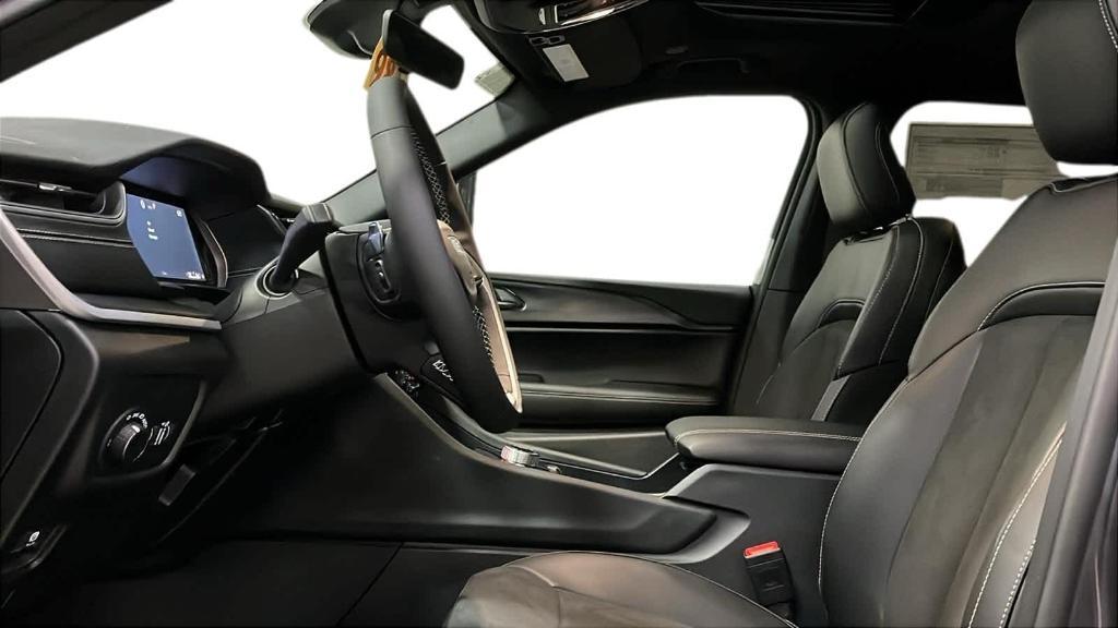new 2025 Jeep Grand Cherokee car, priced at $48,600