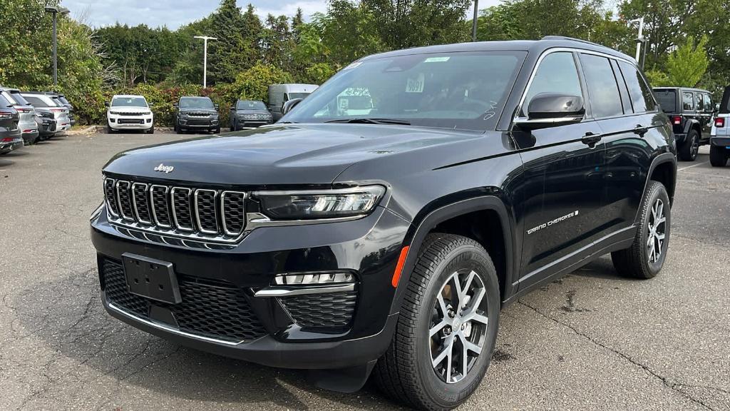 new 2024 Jeep Grand Cherokee car, priced at $52,810