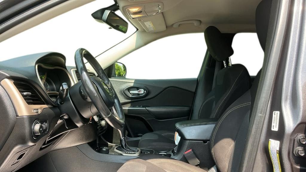 used 2017 Jeep Cherokee car, priced at $6,998