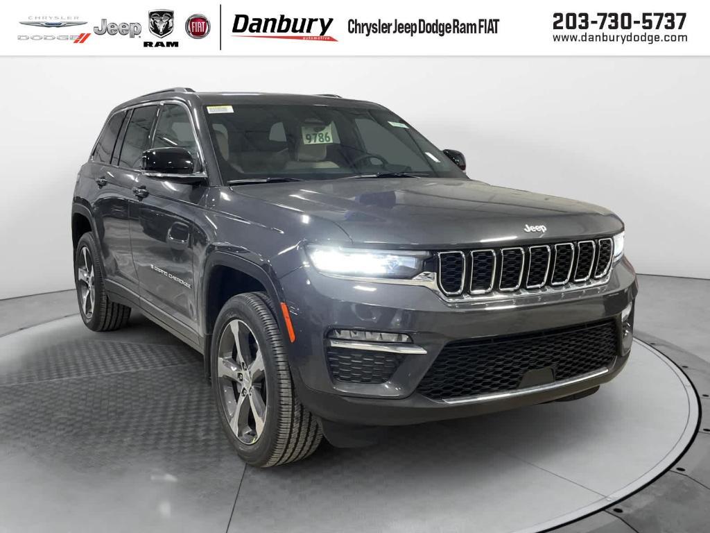 new 2025 Jeep Grand Cherokee car, priced at $54,635