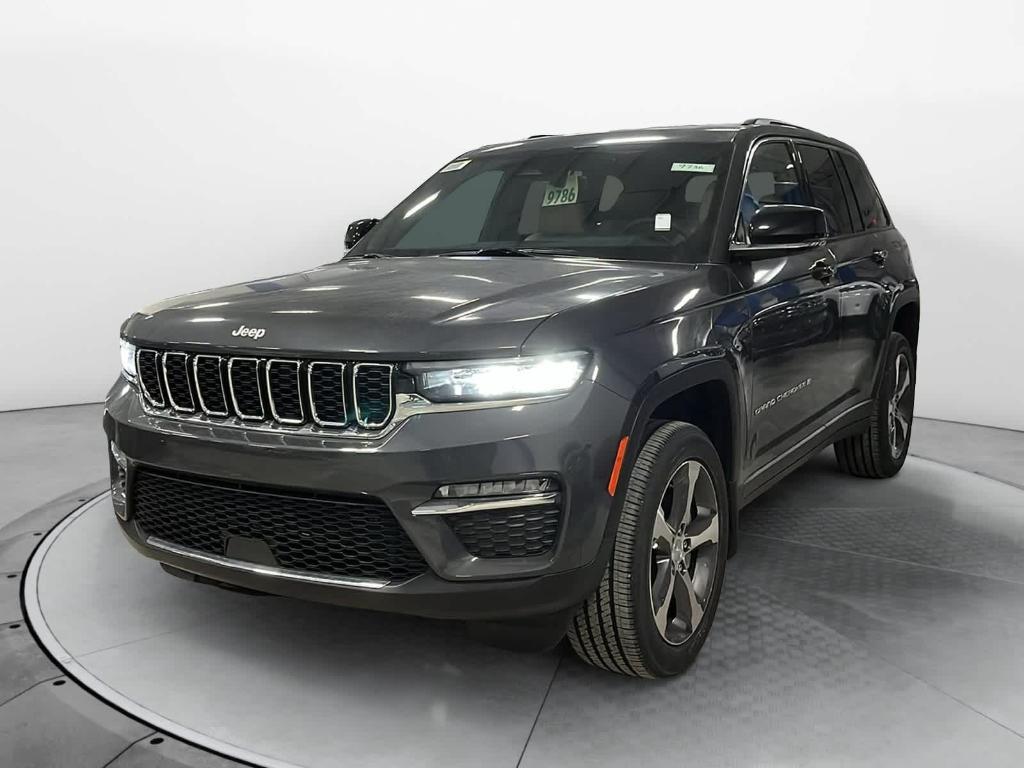 new 2025 Jeep Grand Cherokee car, priced at $54,635