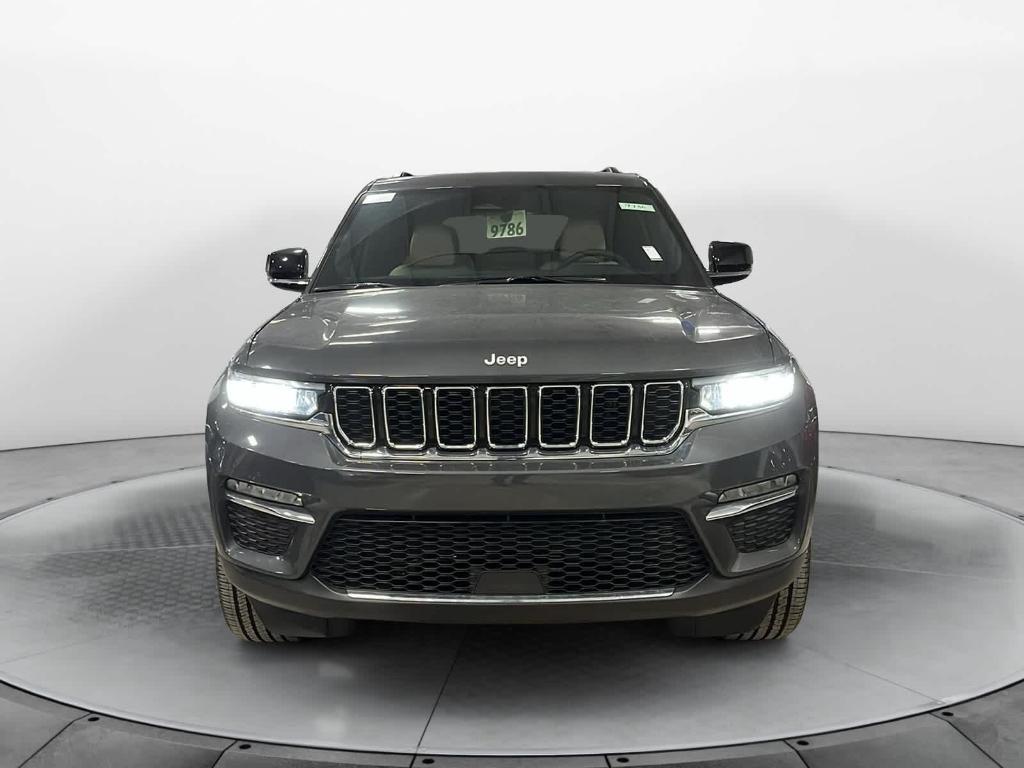 new 2025 Jeep Grand Cherokee car, priced at $54,635