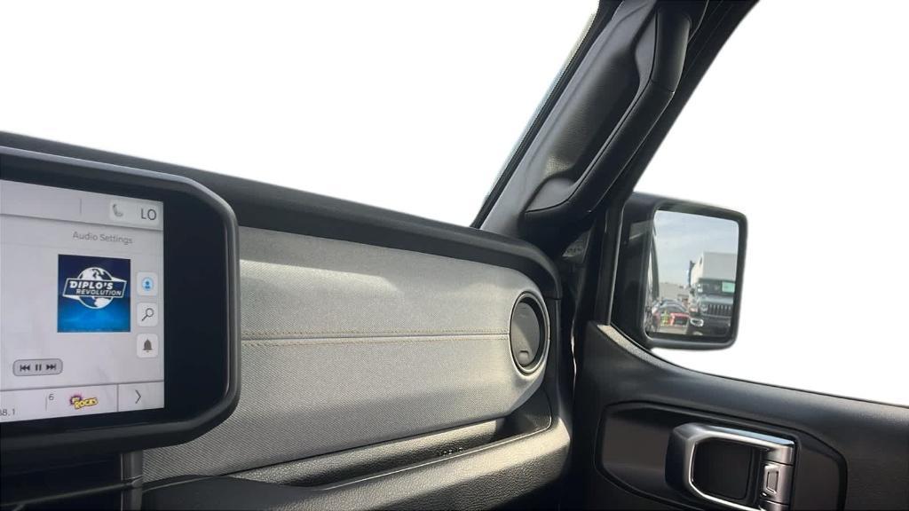 new 2025 Jeep Wrangler car, priced at $57,225