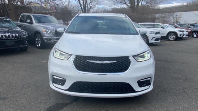 new 2023 Chrysler Pacifica Hybrid car, priced at $41,885