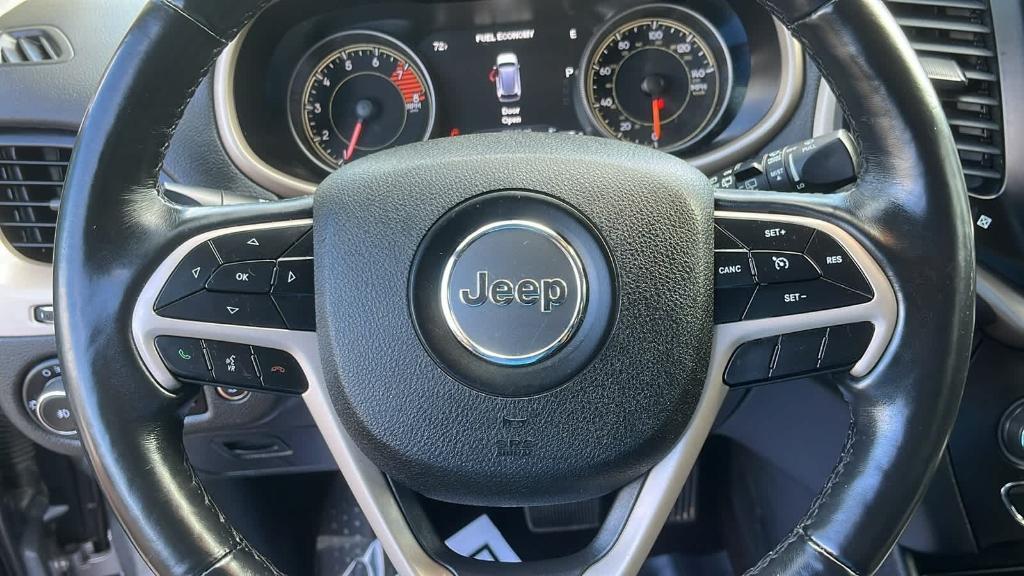 used 2018 Jeep Cherokee car, priced at $14,672